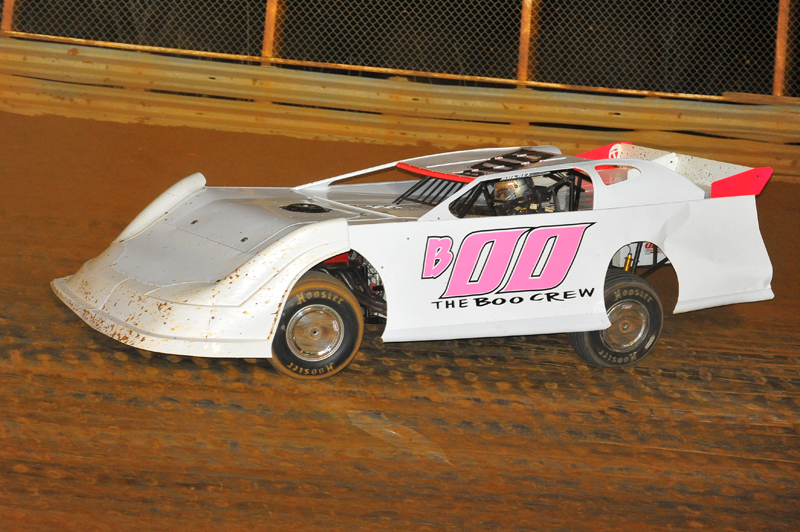 Josh Henry on his way to the Limited Late Model feature win at Volunteer Speedway.