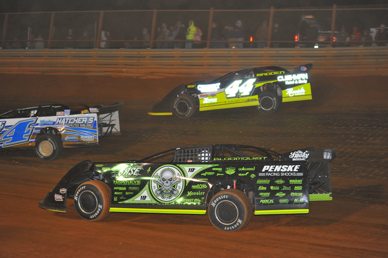 Scott Bloomquist challenges Chris Madden for the lead.
