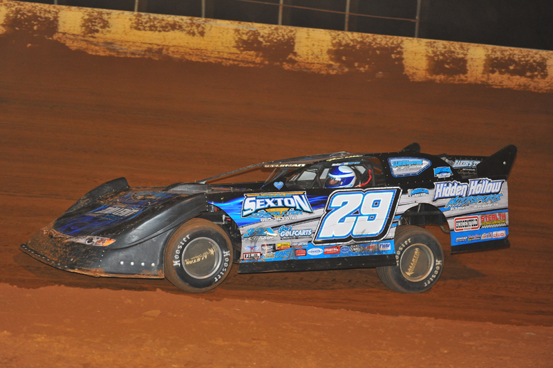 Jason Welshan picked up yet another Crate Late Model win on Friday night in Cleveland.