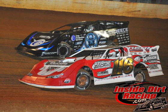 Weaver and Bloomquist battled early on.