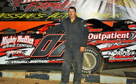 Cardwell in 411 victory lane