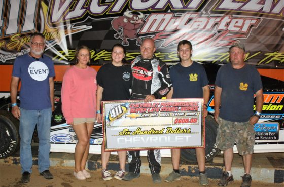 Shon Flanary and crew celebrate in 411 victory lane