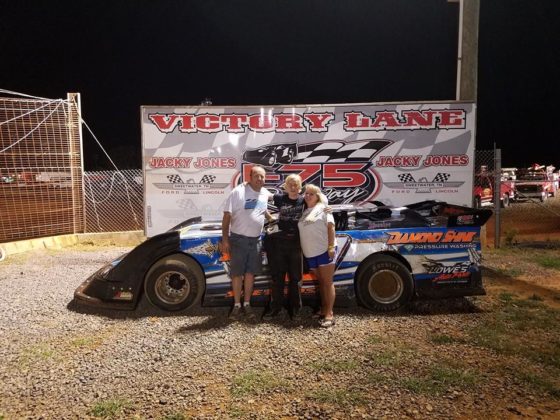 Zach Sise in I-75 victory lane with his parents(photo from Zach Sise Facebook page)